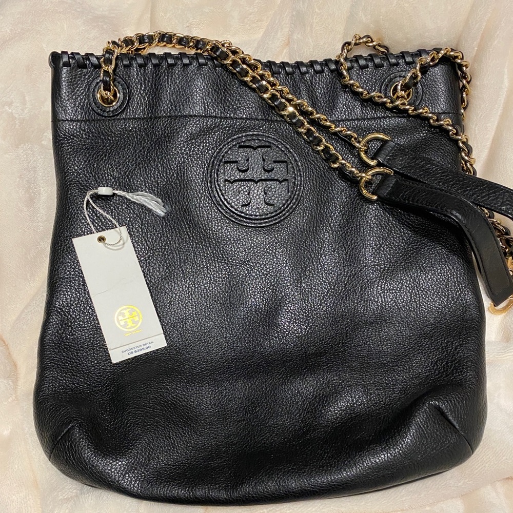This bag is the perfect size! Excellent condition!!